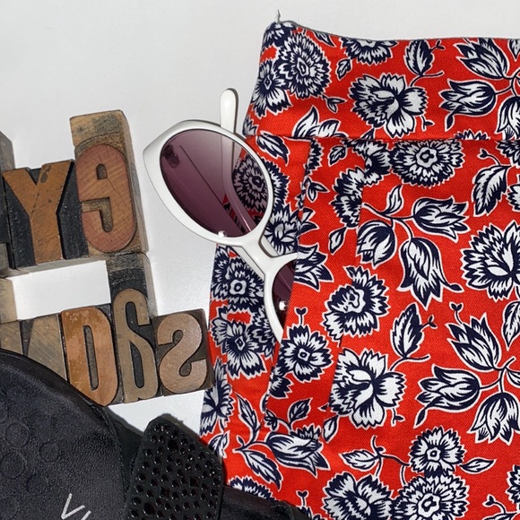 J. CREW Woman’s Stretch Floral Print Shorts - Picture 8 of 8